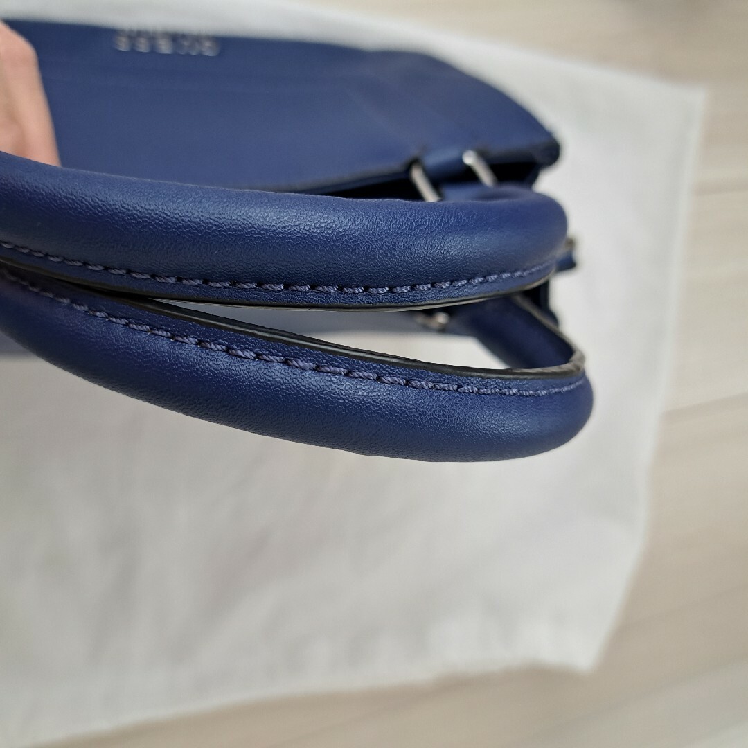 GUESS(ゲス)のGUESS　ハンドバッグ　ショルダーバッグ　2way　ブルー　青系 レディースのバッグ(ショルダーバッグ)の商品写真