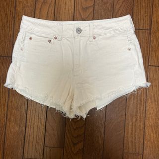 アメリカンイーグル(American Eagle)のAMERICAN EAGLE ショートパンツ　デニムパンツ　ホワイトデニム(デニム/ジーンズ)