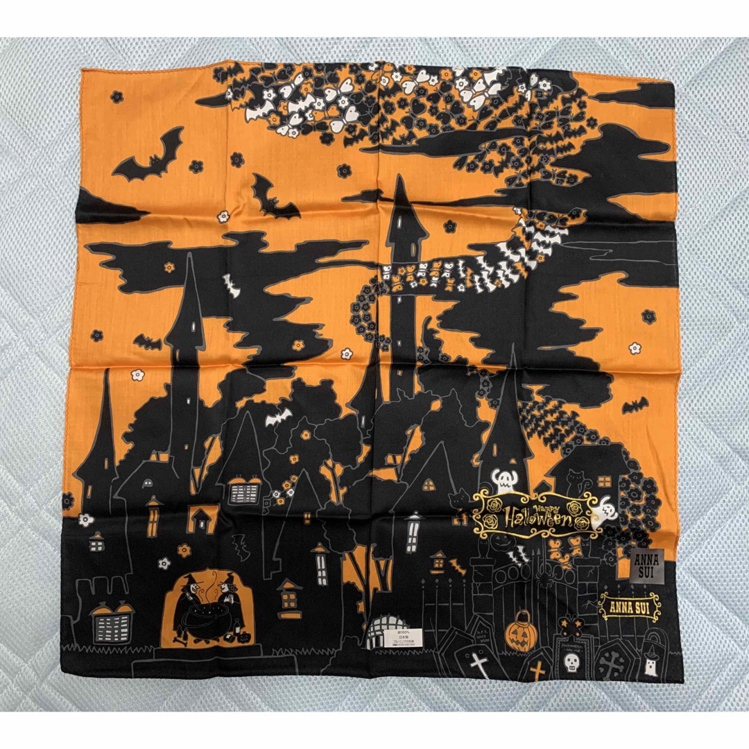 ANNA SUI(アナスイ)の新品☆ アナスイのバラ刺繍＆ハロウィーン柄のハンカチ２枚組 レディースのファッション小物(ハンカチ)の商品写真