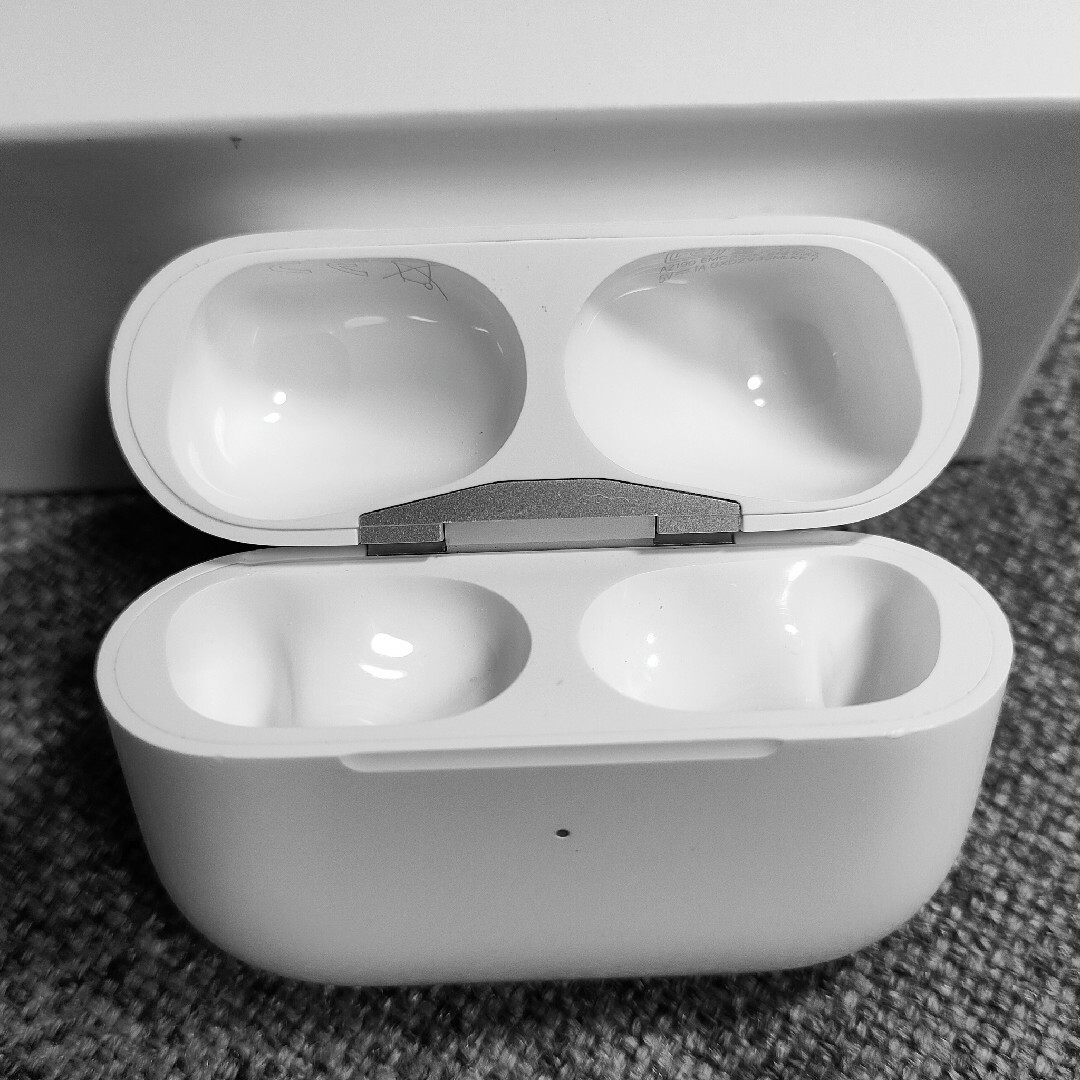 Apple - Apple AirPods Pro 充電ケースのみ 1503の通販 by のんs shop ...