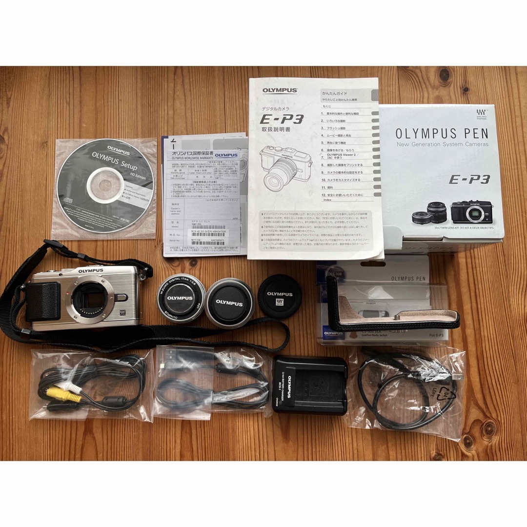 OLYMPUS(オリンパス)のOLYMPUS PEN E-P3 ツインレンズキット SILVER スマホ/家電/カメラのカメラ(ミラーレス一眼)の商品写真