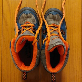 ハイテック(HI-TEC)のHI-TEC子供用トレッキングシューズ登山靴　19cm(登山用品)