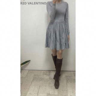 レッドヴァレンティノ(RED VALENTINO)のレッドヴァレンティノ異素材使いニット裾プリーツワンピースグレーXS ウール(ひざ丈ワンピース)