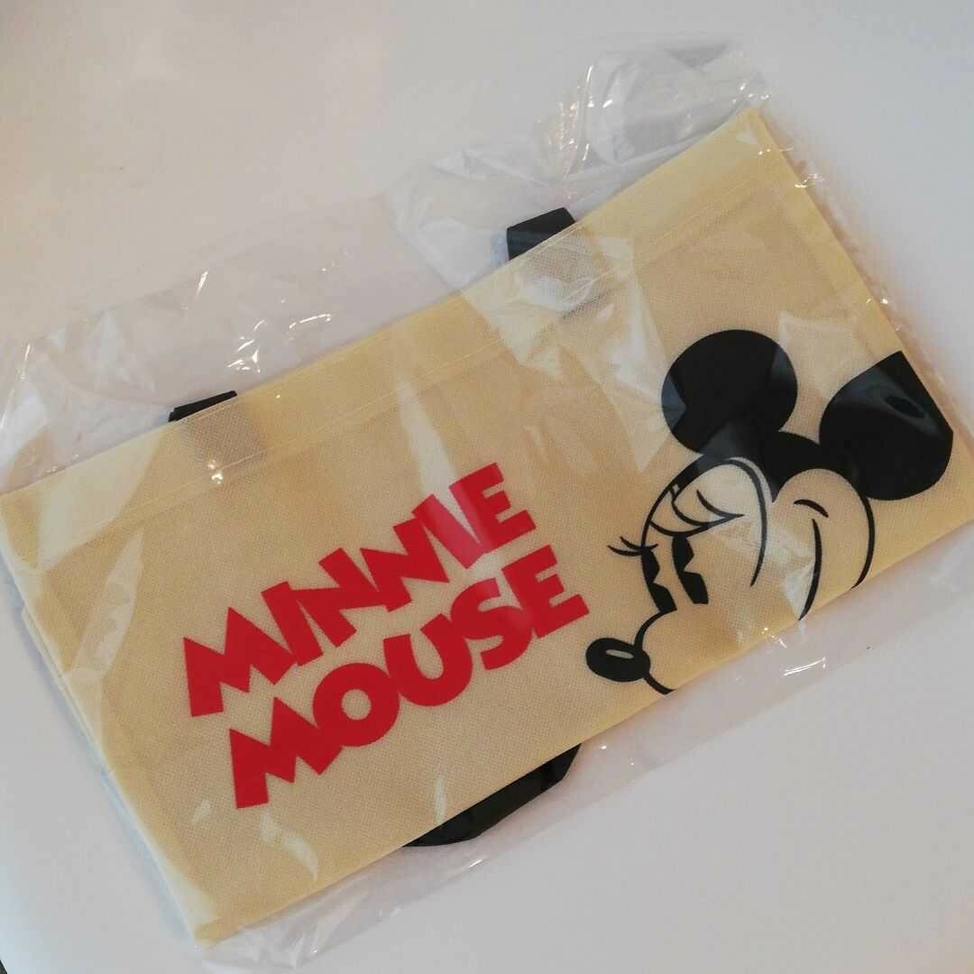 Disney(ディズニー)のディズニー　ミニーマウス　ミニーちゃん　ベージュ　不織布　トート　トートバック レディースのバッグ(エコバッグ)の商品写真