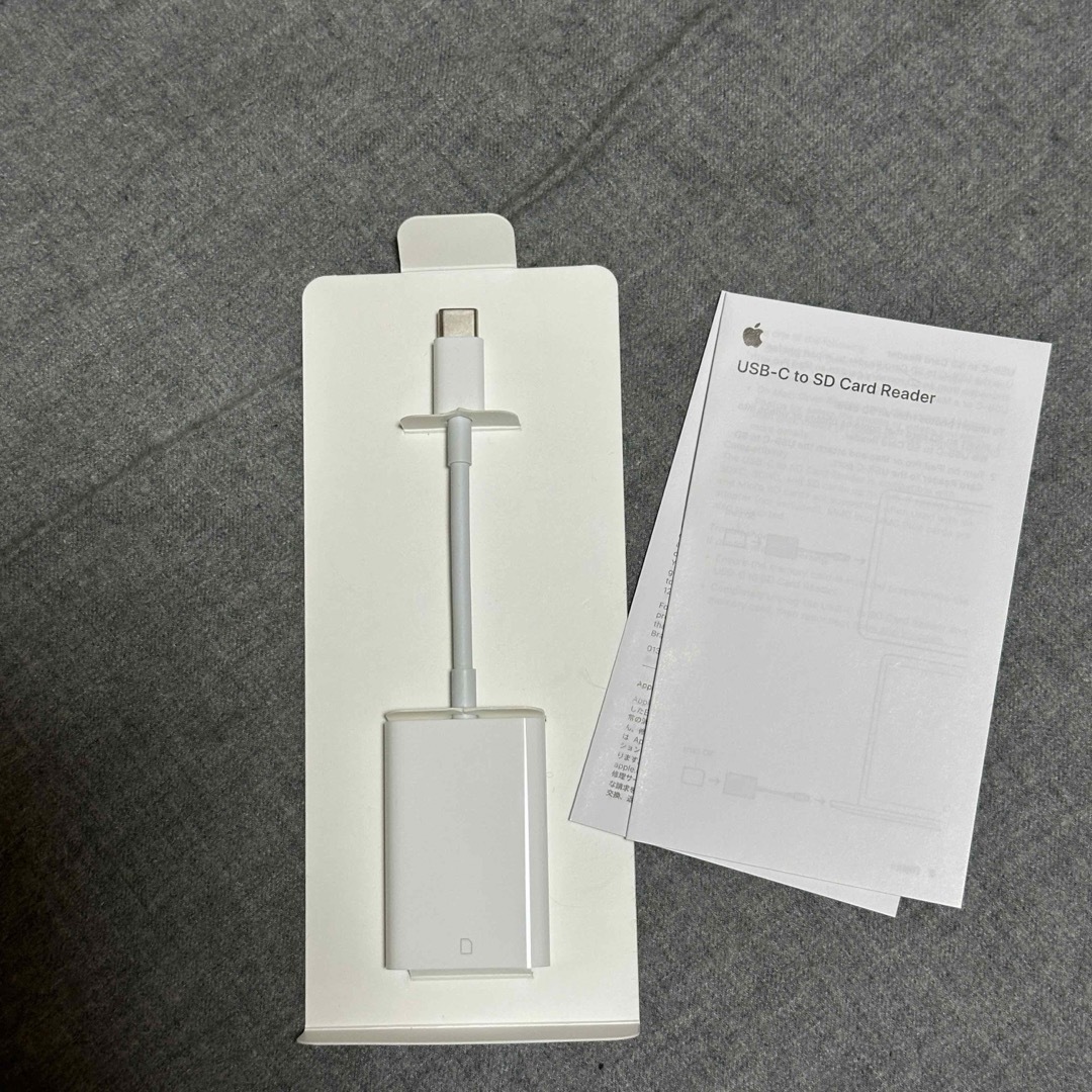 Apple(アップル)のUSB-C - SDカードリーダー　iPhone15 iPad mini6に対応 スマホ/家電/カメラのPC/タブレット(PC周辺機器)の商品写真