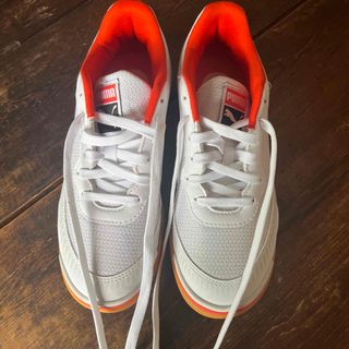 プーマ(PUMA)のPUMA 室内用　サッカー　フットサルシューズ　体育館シューズ　運動靴(シューズ)