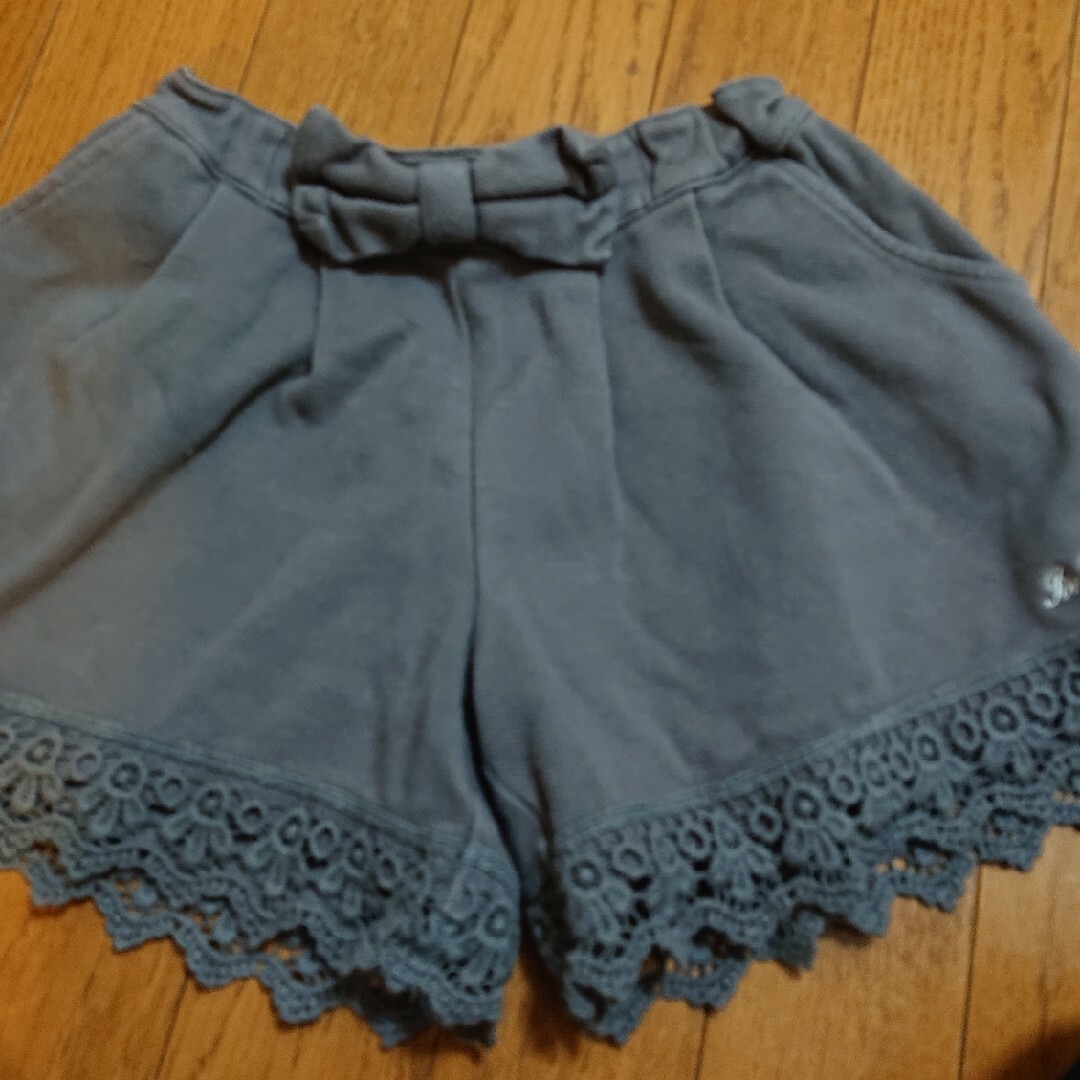 BeBe(ベベ)のべべ パンツ 110 グレー キッズ/ベビー/マタニティのキッズ服女の子用(90cm~)(パンツ/スパッツ)の商品写真