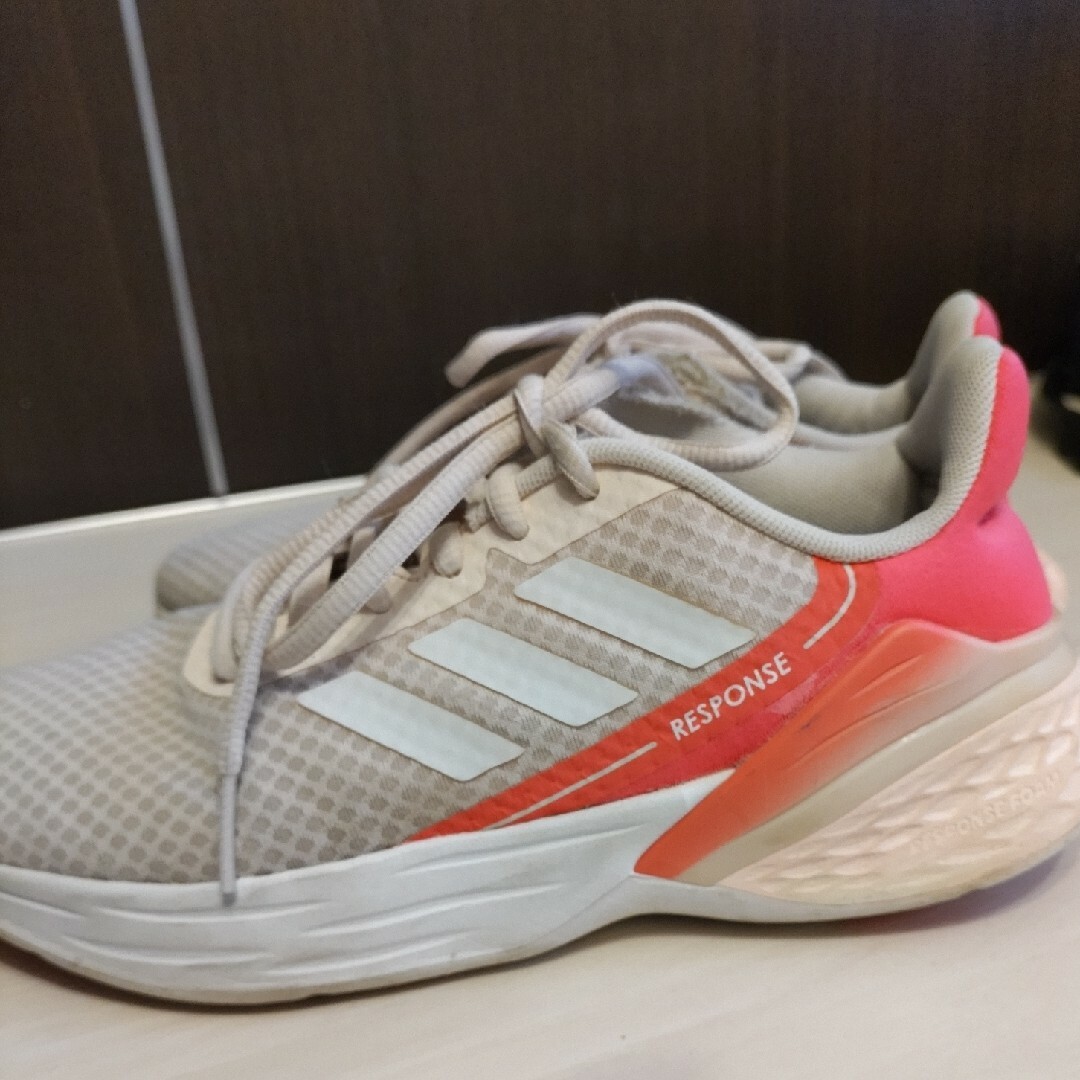 adidas(アディダス)のアディダス22.5cm レディースの靴/シューズ(スニーカー)の商品写真