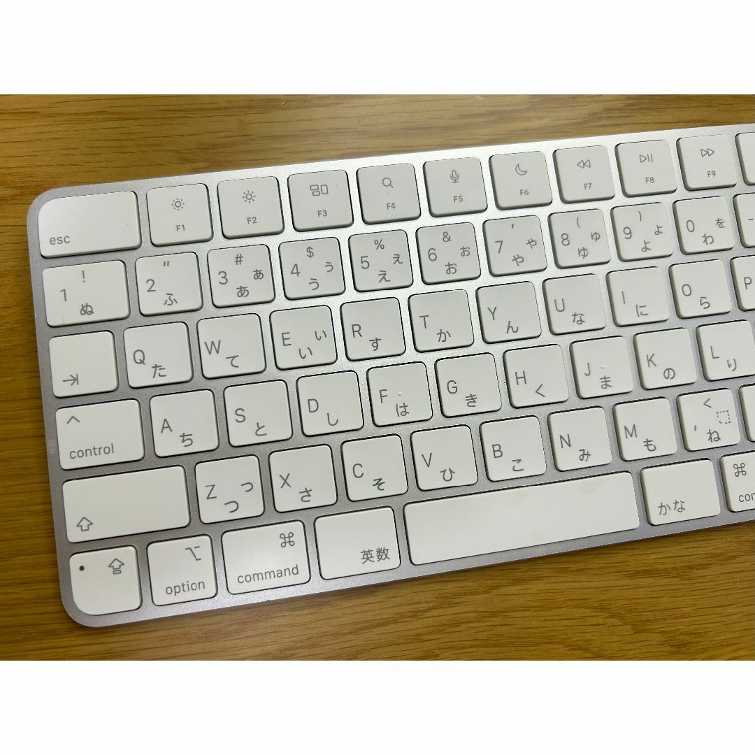 Apple(アップル)の【箱有・美品】Magic Keyboard(テンキー付)日本語(JIS)ホワイト スマホ/家電/カメラのPC/タブレット(PC周辺機器)の商品写真