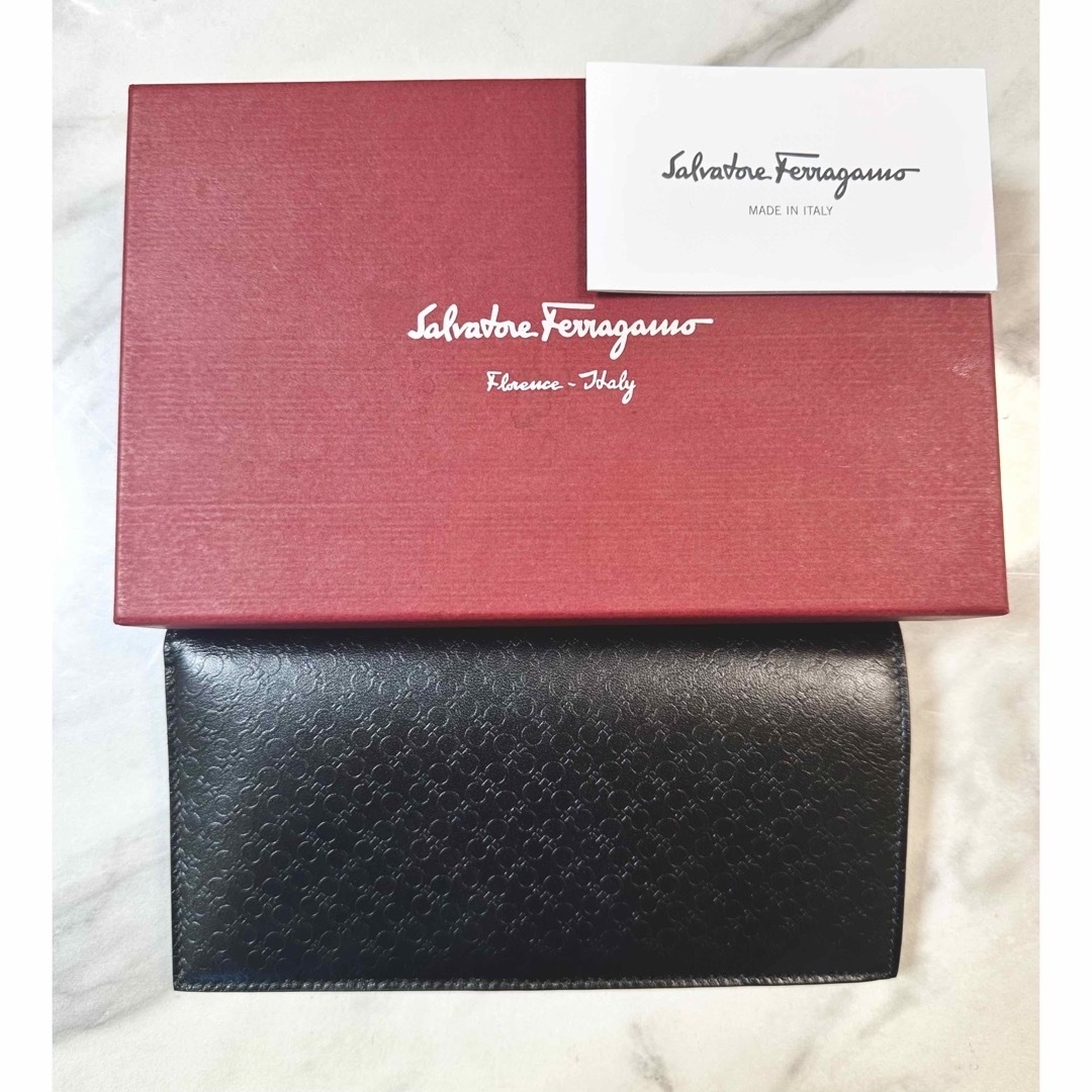 Salvatore Ferragamo(サルヴァトーレフェラガモ)の［新品・未使用］フェラガモ　長財布 メンズのファッション小物(長財布)の商品写真