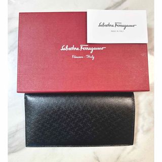 サルヴァトーレフェラガモ(Salvatore Ferragamo)の［新品・未使用］フェラガモ　長財布(長財布)