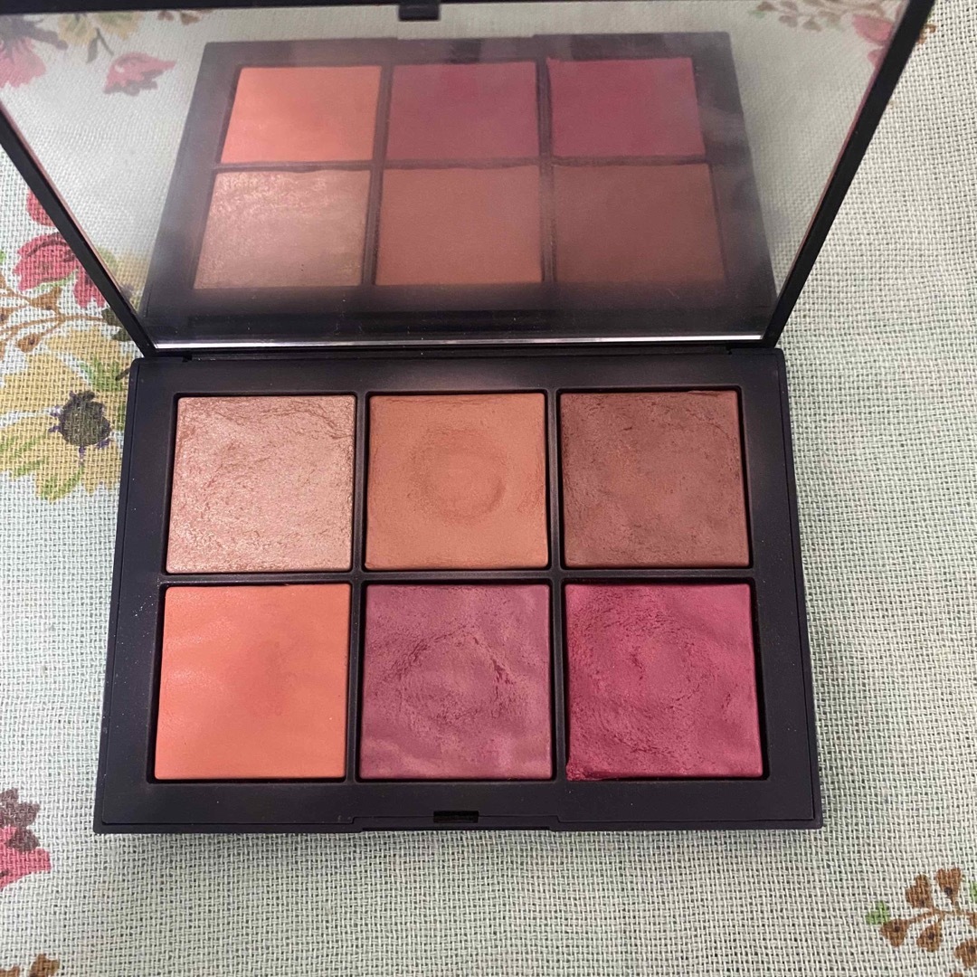 NARS エクスポーズド チークパレット