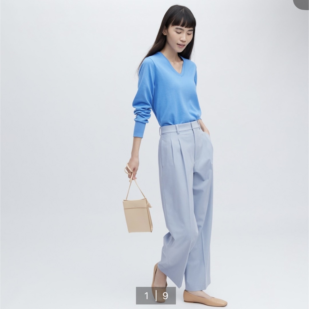 UNIQLO(ユニクロ)のUNIQLO タックワイドパンツ(ツータック) BLUE レディースのパンツ(カジュアルパンツ)の商品写真