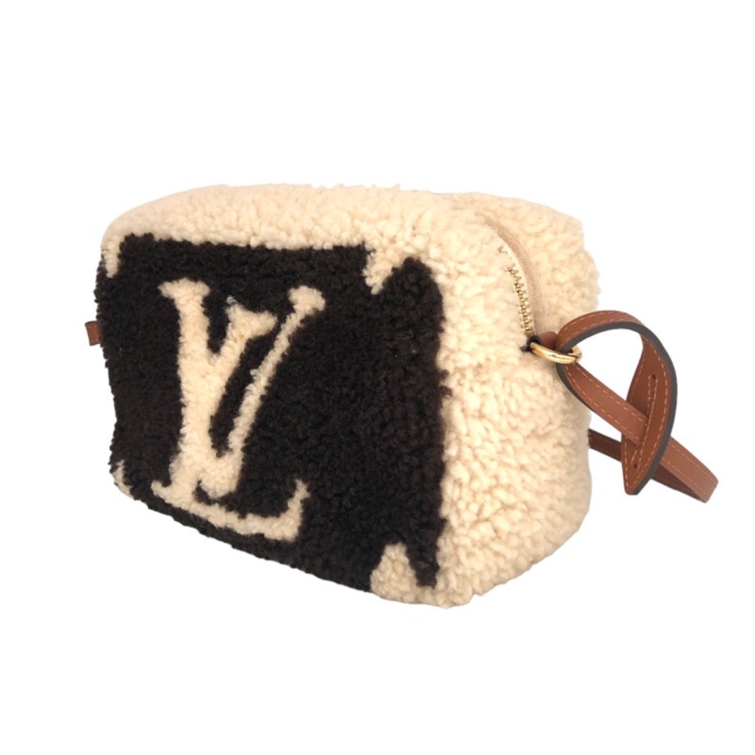 Louis Vuitton Beach Pouch Monogram Giant Teddy Fleece Shearling