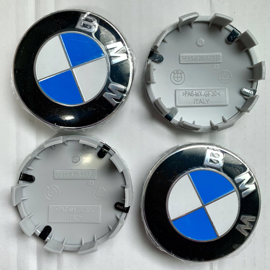 BMW(ビーエムダブリュー)の【4個】BMW　ホイールセンターキャップ　68mm 青 自動車/バイクの自動車(車外アクセサリ)の商品写真