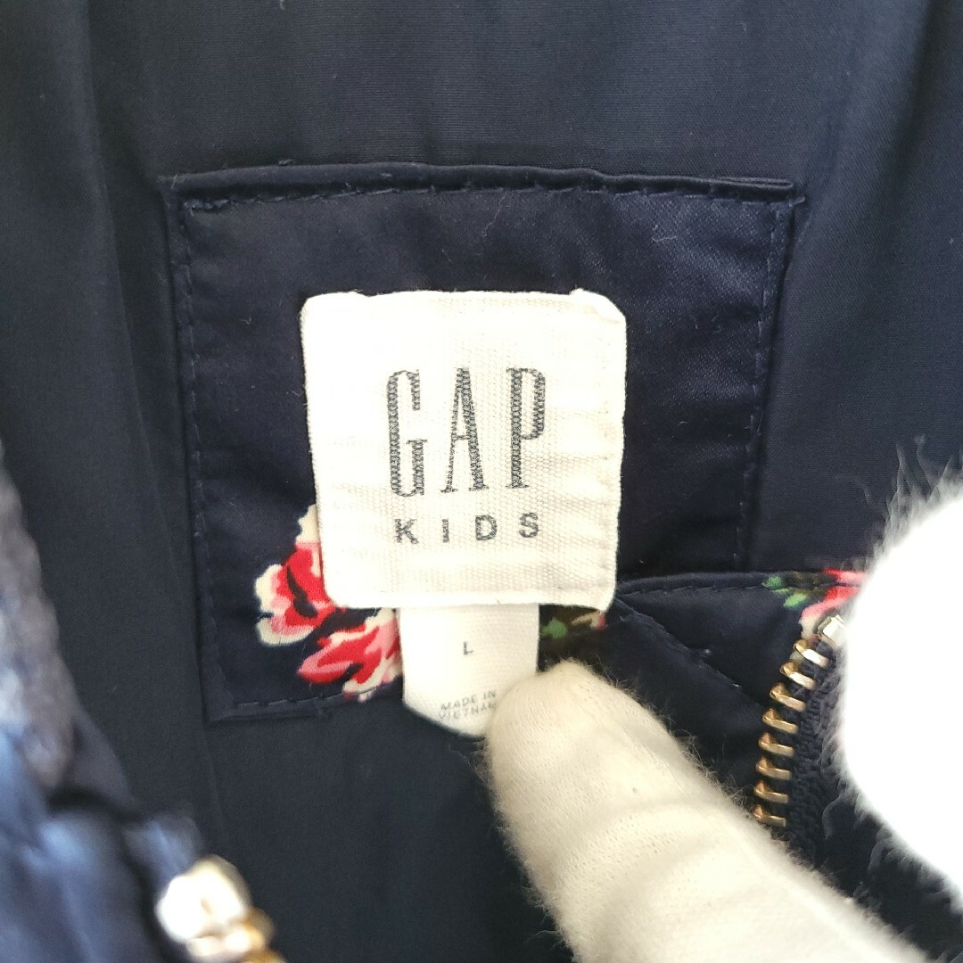 GAP Kids(ギャップキッズ)のGAP キッズ140cm スカジャン風ジャケット ネイビー　紺色 花柄 キッズ/ベビー/マタニティのキッズ服女の子用(90cm~)(ジャケット/上着)の商品写真