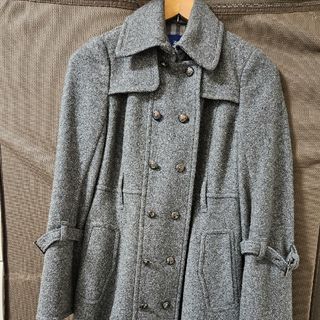 バーバリーブルーレーベル グレー トレンチコート(レディース)の通販