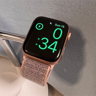 アップルウォッチ(Apple Watch)の【タイムセール】Apple Watch Series 4 ローズゴールド　GPS(その他)