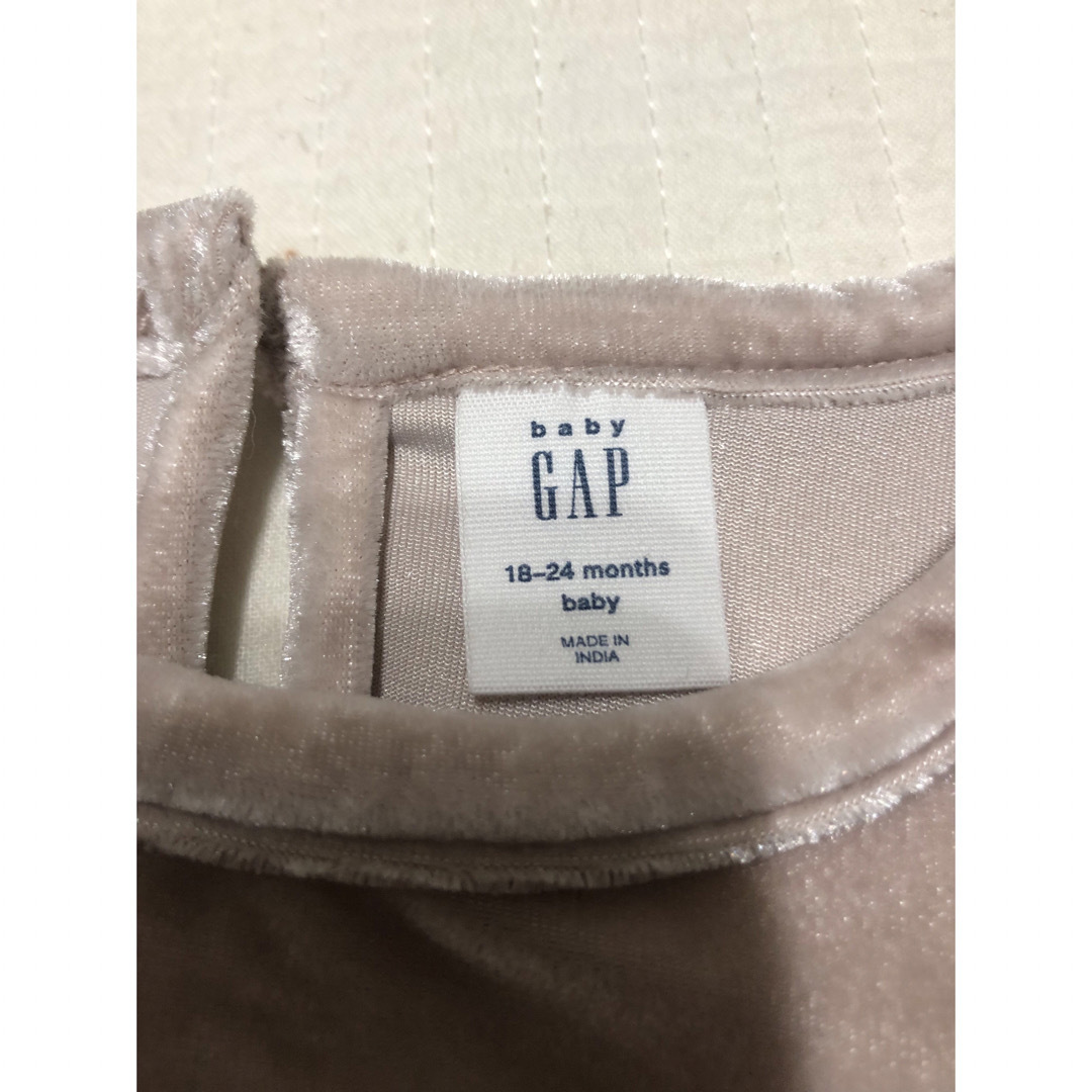 babyGAP(ベビーギャップ)のGAP ギャップ　未使用　新品　ドットピンク　チュールとベロアの３点セット キッズ/ベビー/マタニティのベビー服(~85cm)(その他)の商品写真