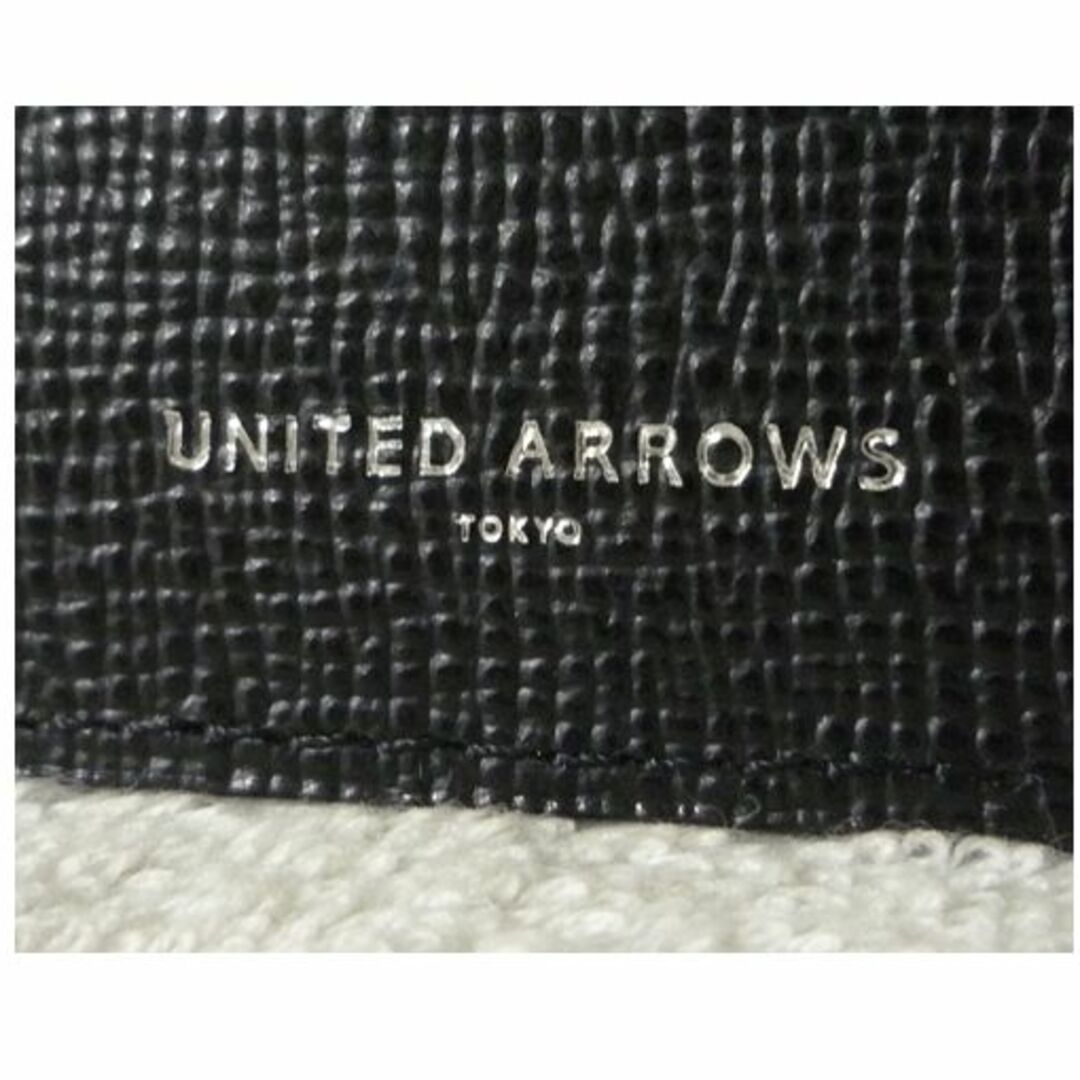 UNITED ARROWS(ユナイテッドアローズ)の良品　ユナイテッドアローズ　レザー　ブラック　黒　定期入れ　名刺入れ　パスケース メンズのファッション小物(名刺入れ/定期入れ)の商品写真