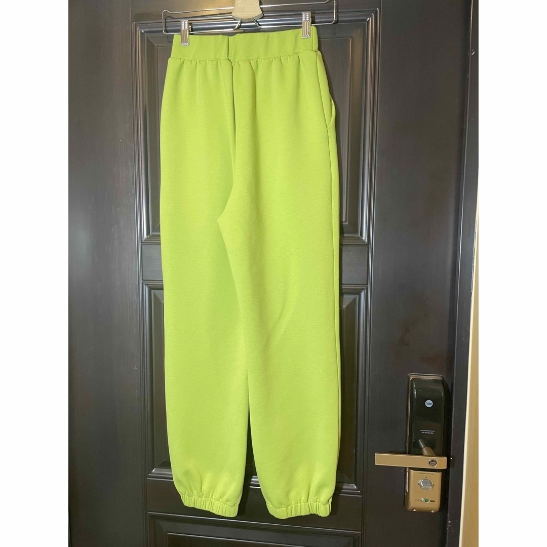 HeRIN.CYE - HeRIN.CYE Feels tuck pants ライム サイズ38の通販 by