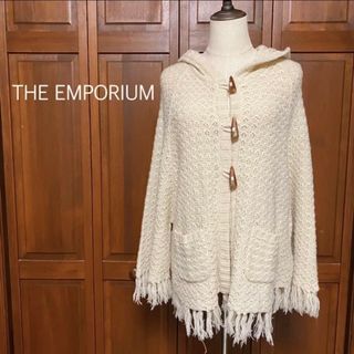 ジエンポリアム(THE EMPORIUM)の【美品】ジエンポリアム フード付き ポンチョ オフホワイト(ポンチョ)