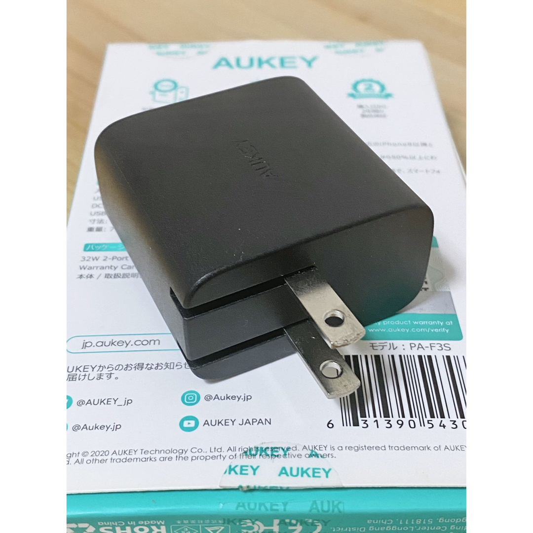 AUKEY Swift Duo 32W PD対応 2ポートUSB充電器 スマホ/家電/カメラのスマートフォン/携帯電話(バッテリー/充電器)の商品写真