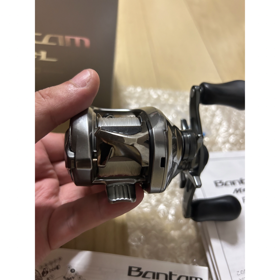 SHIMANO(シマノ)の18バンタムMGL HG 右 スポーツ/アウトドアのフィッシング(リール)の商品写真