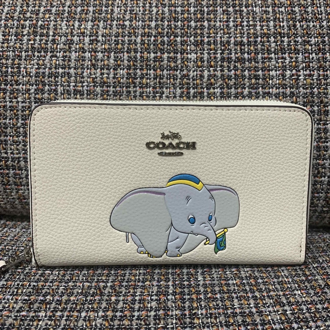 COACH(コーチ)の88671  コーチ　長財布　ダンボ　ディズニーコラボ レディースのファッション小物(財布)の商品写真