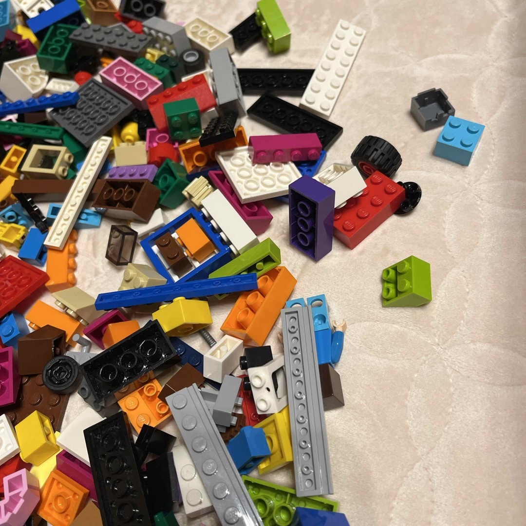 Lego(レゴ)のドイ様専用　LEGO まとめ売り　約1キロ キッズ/ベビー/マタニティのおもちゃ(知育玩具)の商品写真