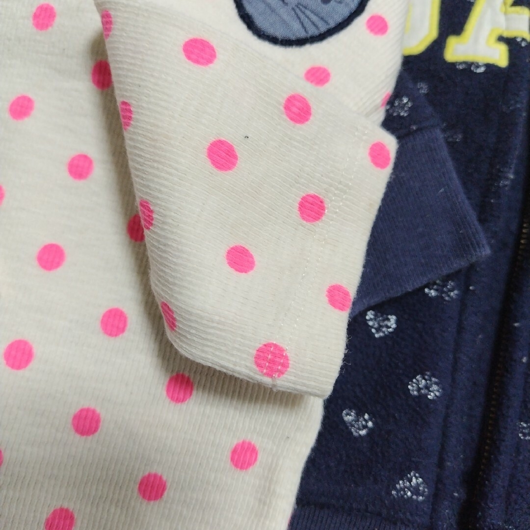 babyGAP(ベビーギャップ)の女の子　パーカー　ロンＴ　90 キッズ/ベビー/マタニティのキッズ服女の子用(90cm~)(Tシャツ/カットソー)の商品写真