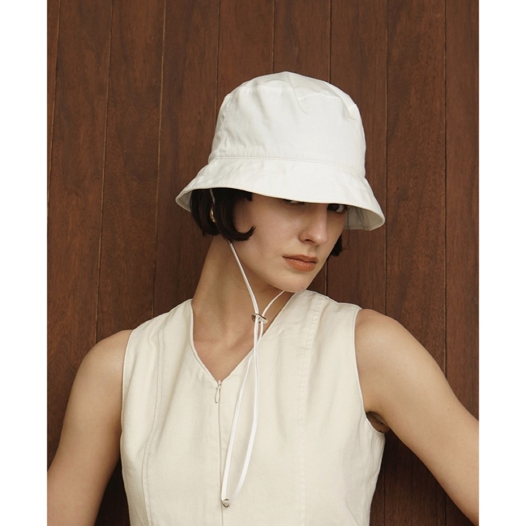 CLANE(クラネ)の【CLANE クラネ】DETACHABLE STRAP BUCKET HAT レディースの帽子(ハット)の商品写真