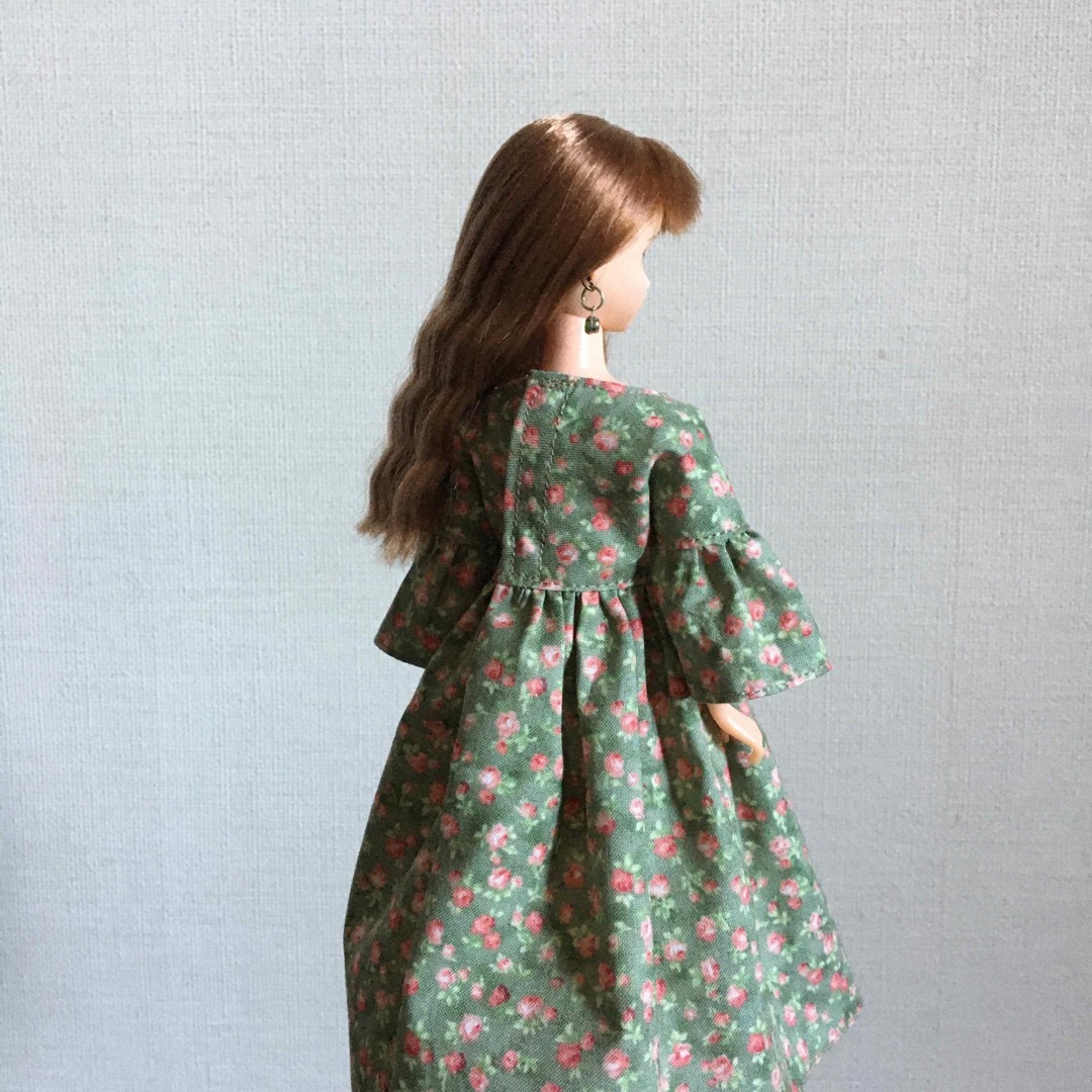ジェニーのドレス601 エンタメ/ホビーのおもちゃ/ぬいぐるみ(その他)の商品写真