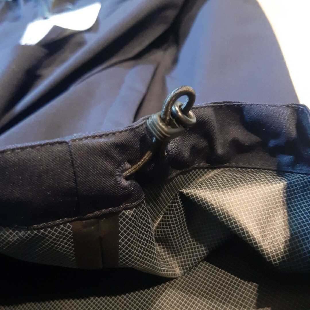 AOKI(アオキ)の◎AOKI　防水・防風・伸縮素材万能パーカー　Sサイズ　ネイビー メンズのジャケット/アウター(ナイロンジャケット)の商品写真