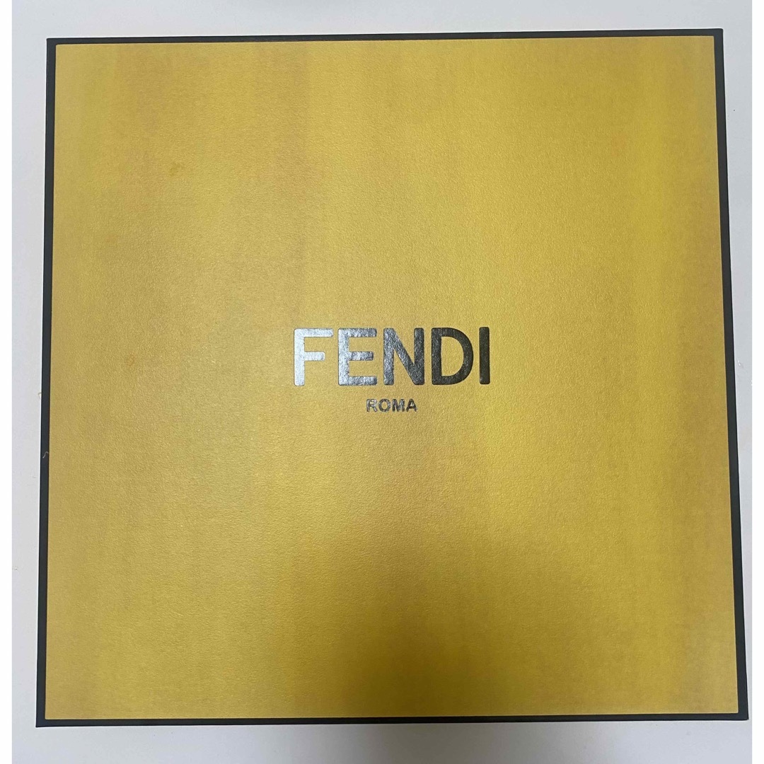 FENDI(フェンディ)の【新品•未使用】FENDI スカーフ レディースのファッション小物(バンダナ/スカーフ)の商品写真