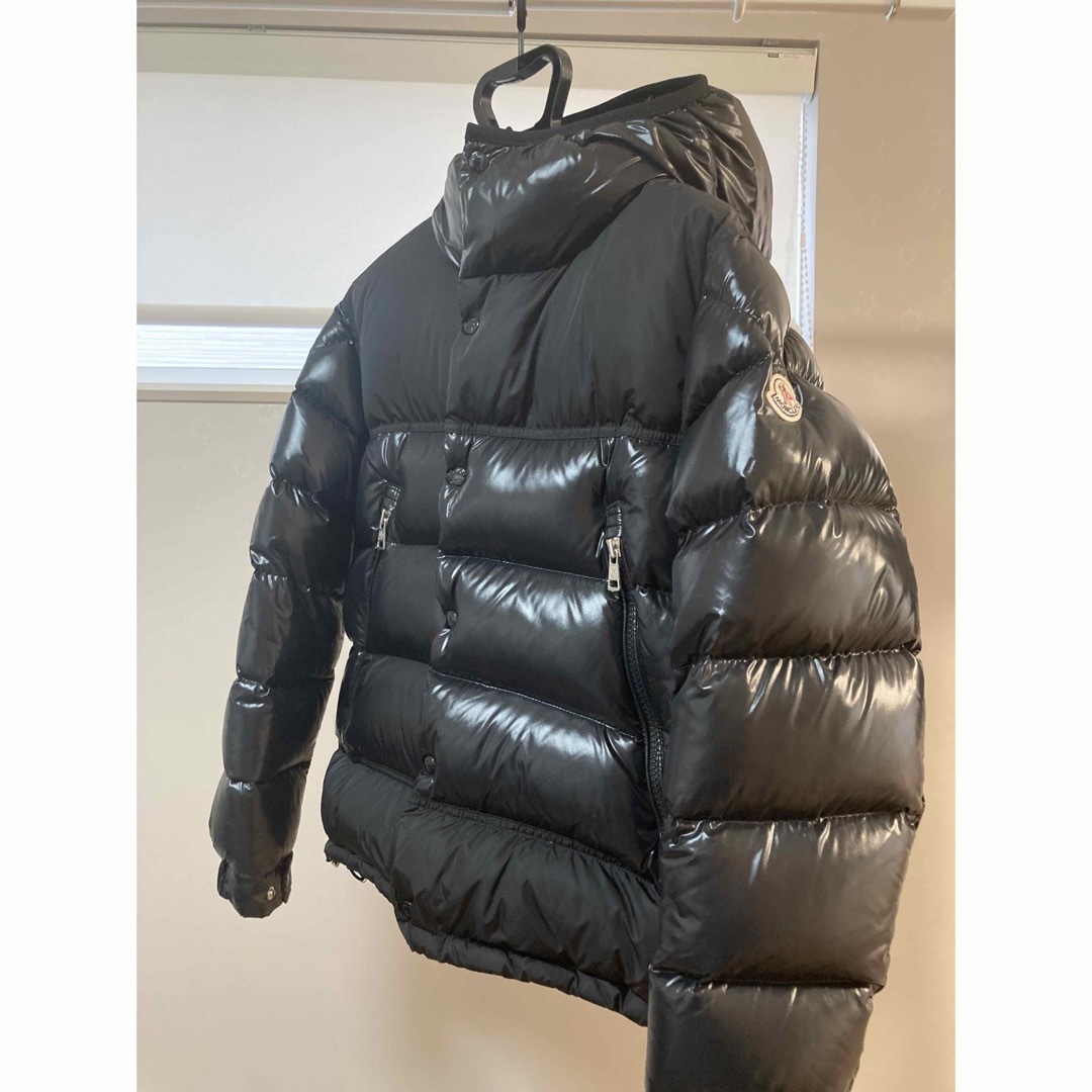 MONCLER メンズ　ダウン