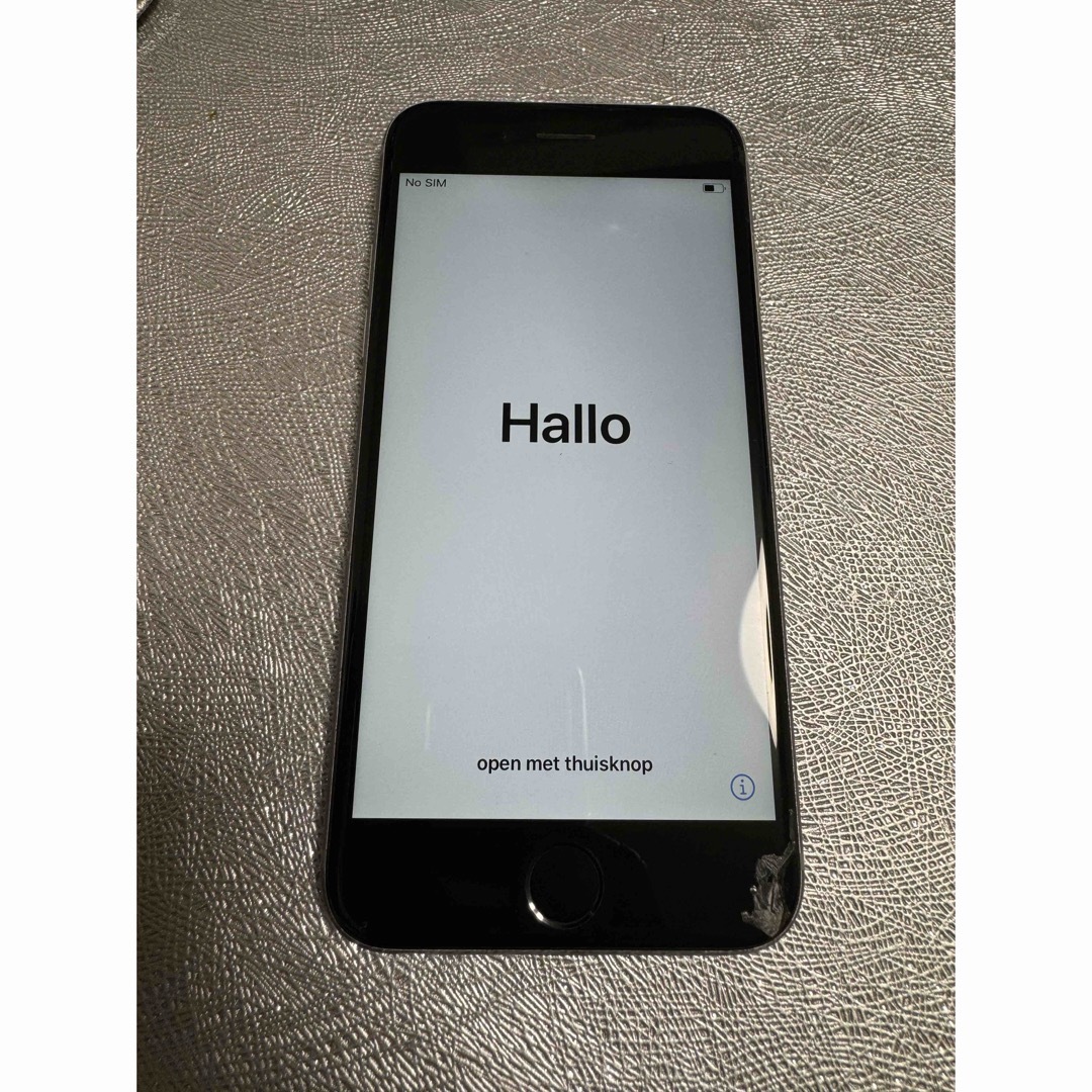 iPhone(アイフォーン)のiPhone6s space gray スマホ/家電/カメラのスマートフォン/携帯電話(スマートフォン本体)の商品写真