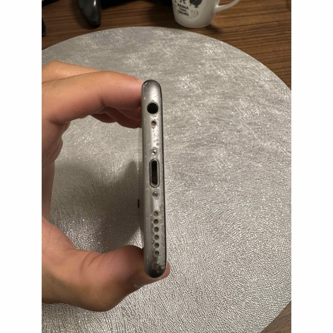 iPhone(アイフォーン)のiPhone6s space gray スマホ/家電/カメラのスマートフォン/携帯電話(スマートフォン本体)の商品写真