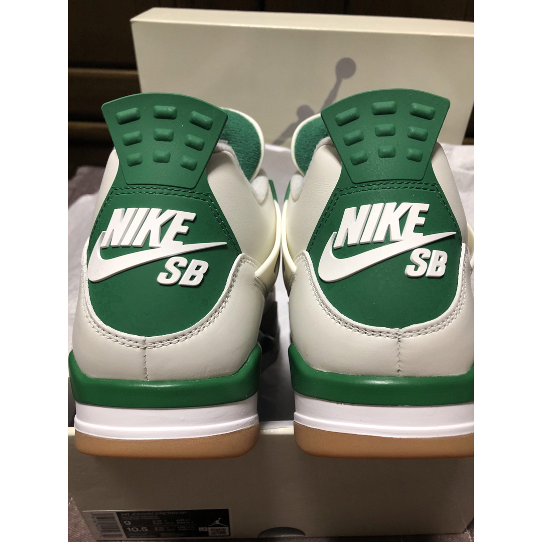 Nike SB × Air Jordan 4 "Pine Green"