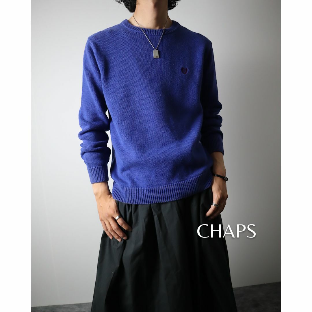 【CHAPS】 ワンポイント刺繍ロゴ 肉厚 Uネックコットンニット セーター 青