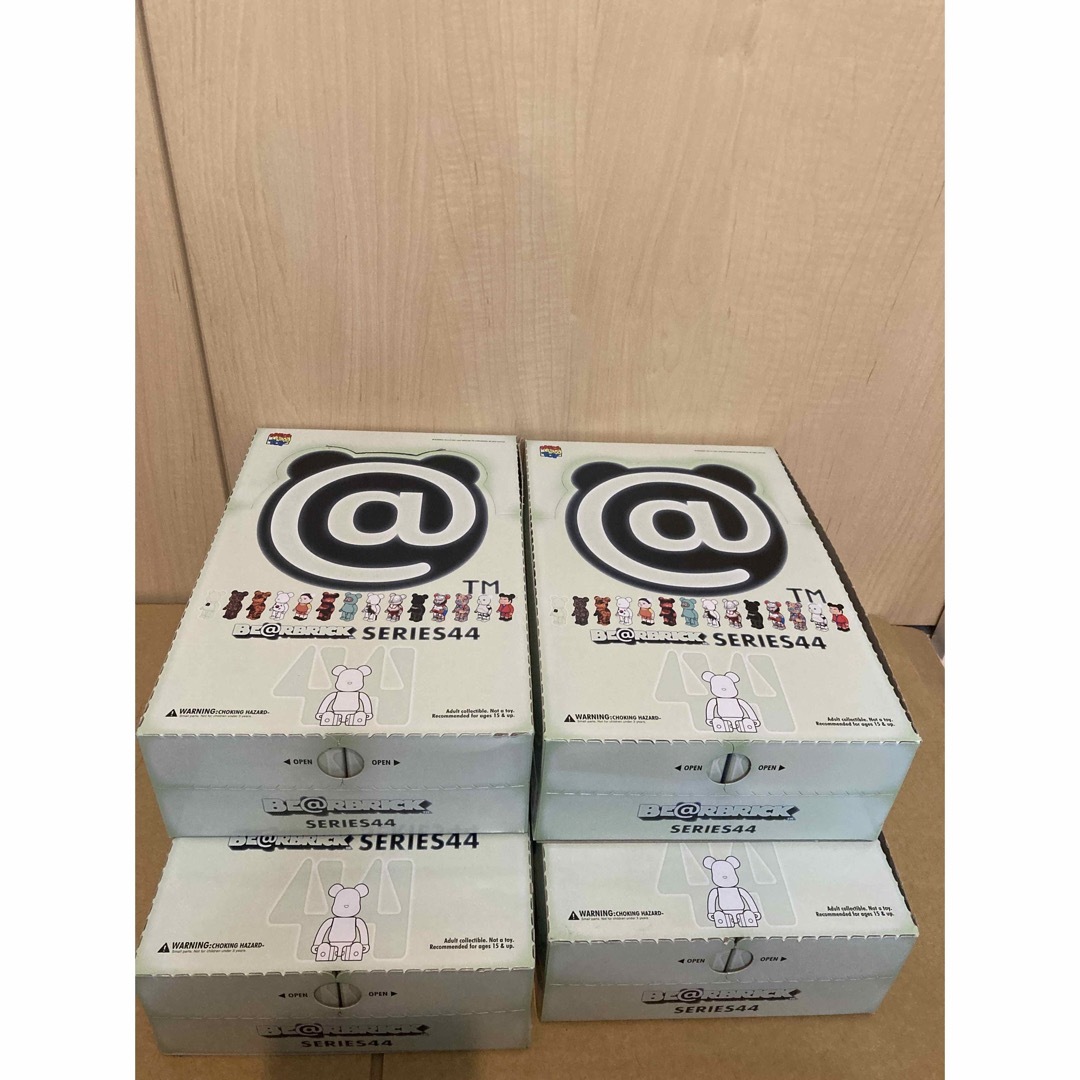 be@rbrick series 44 未開封　4box 訳アリ