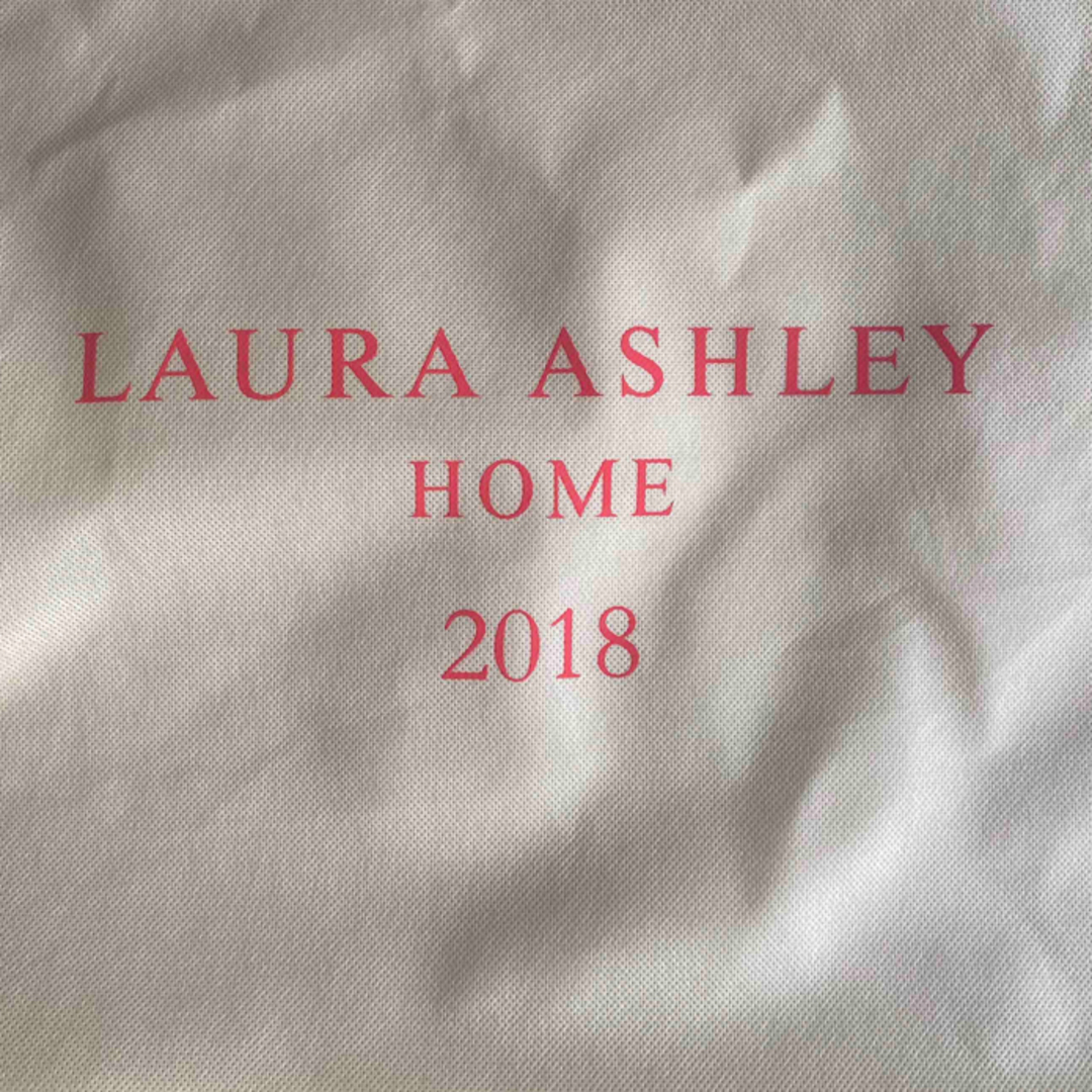 新品・未使用】LAURA ASHLEY ローラアシュレイ ブランケット 毛布 新品・未使用】LAURA ASHLEY ローラアシュレイ ブランケット 毛布