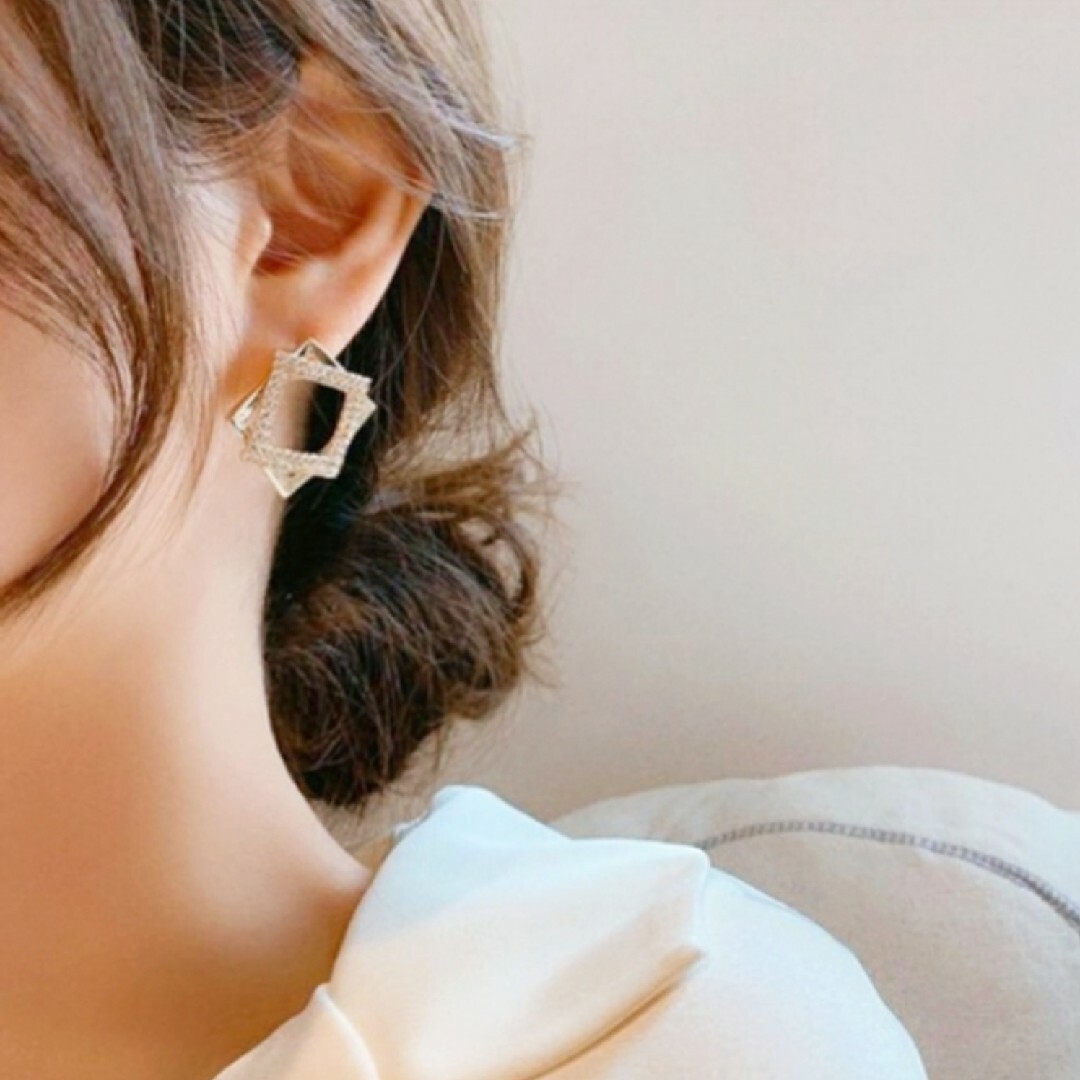 ◆インポートピアス◆SALEラスト1点要コメント◆ジルコニアダブルスクエアピアス