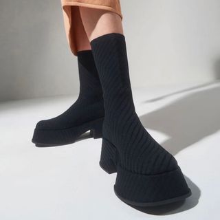 チャールズアンドキース(Charles and Keith)のニットプラットフォーム ソックスブーツ （Black）(ブーツ)