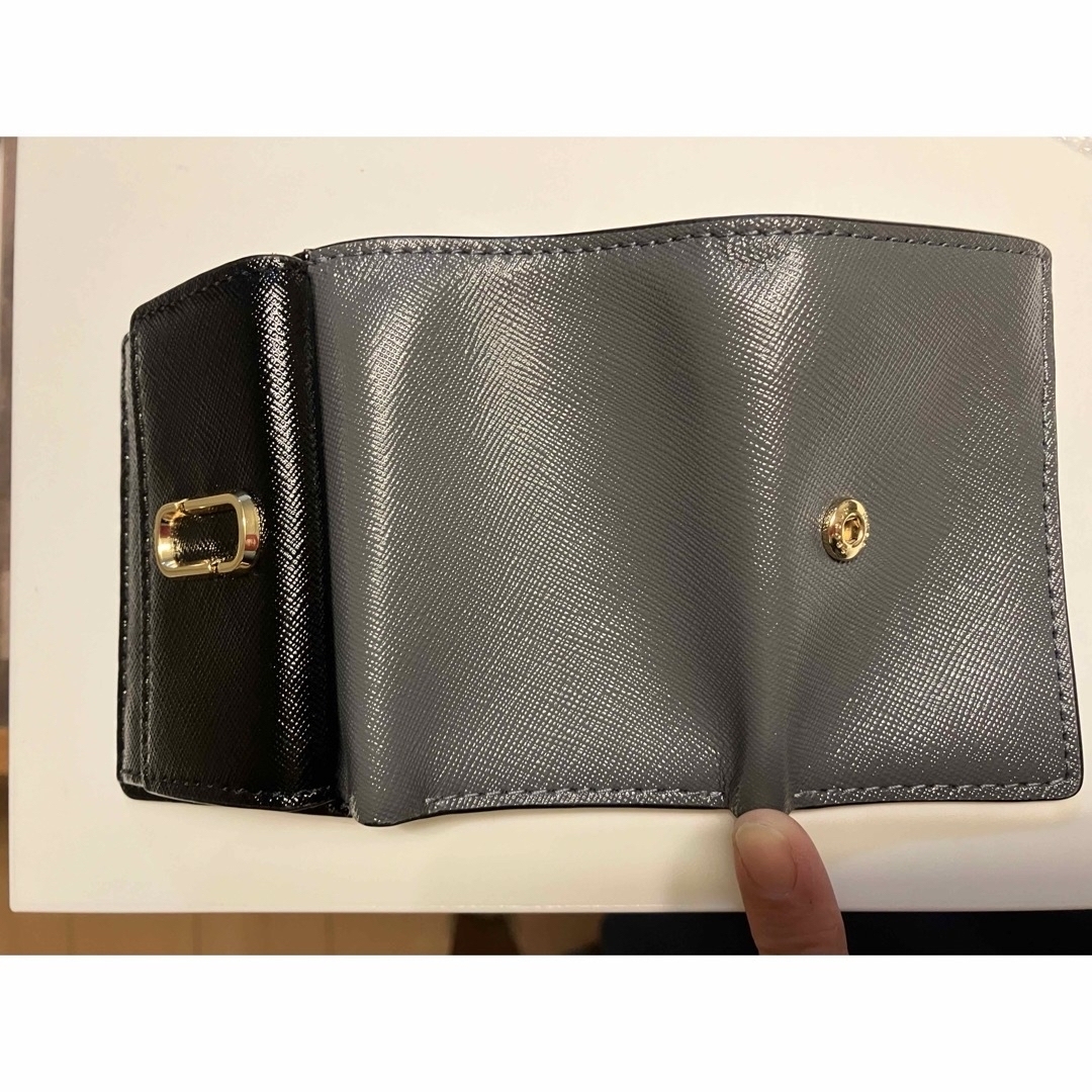 MARC JACOBS(マークジェイコブス)の最終価格！MARK JACOBS ザ スナップショット 三つ折り財布　ミニ財布 レディースのファッション小物(財布)の商品写真