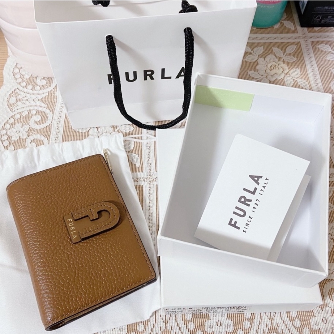 新品未使用☆ FURLA フルラ　折り財布　二つ折り財布　ブラウン