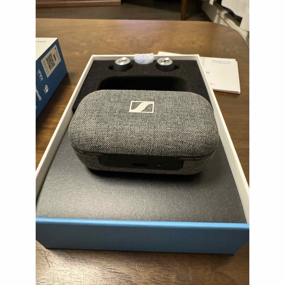 SENNHEISER(ゼンハイザー)の[美品]Sennheiser MOMENTUM True Wireless 2 スマホ/家電/カメラのオーディオ機器(ヘッドフォン/イヤフォン)の商品写真