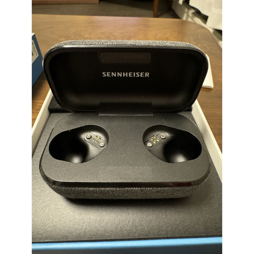 SENNHEISER(ゼンハイザー)の[美品]Sennheiser MOMENTUM True Wireless 2 スマホ/家電/カメラのオーディオ機器(ヘッドフォン/イヤフォン)の商品写真