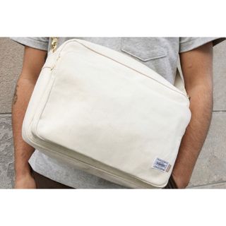 ポーター(PORTER)のporter jjjjound passport bag Large 白(ショルダーバッグ)