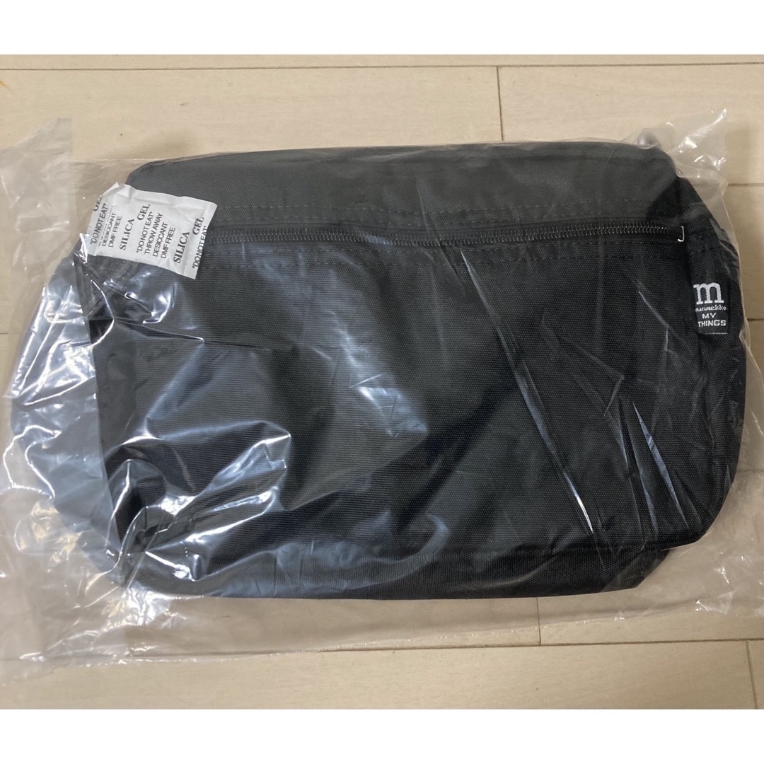 marimekko(マリメッコ)の新品　marimekko  マリメッコ　ショルダーバッグ  黒　マイシングス レディースのバッグ(ショルダーバッグ)の商品写真